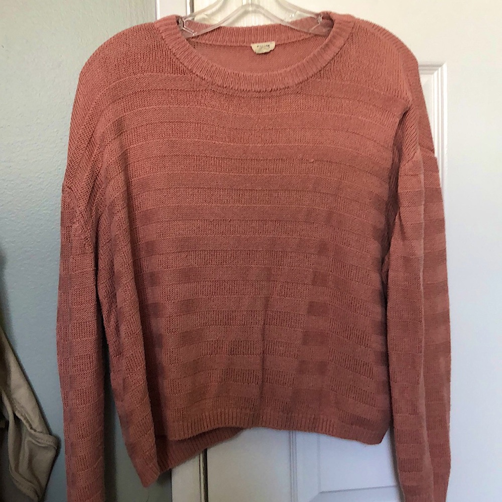 Cropped knitted sweater